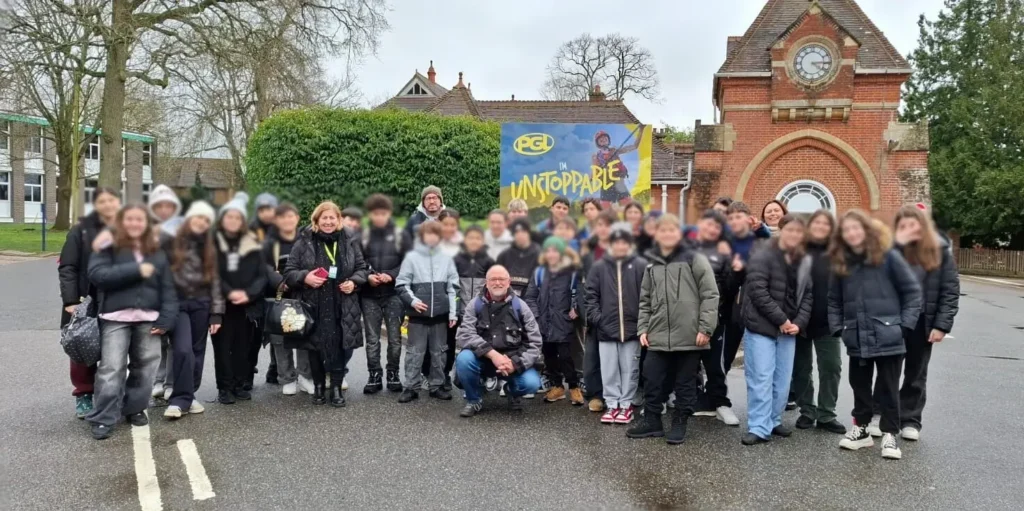 Alunne e alunni del Convitto Leopardi a Grosvenor Hall con i docenti Baldoni, Marconi, Navarri e Gentili