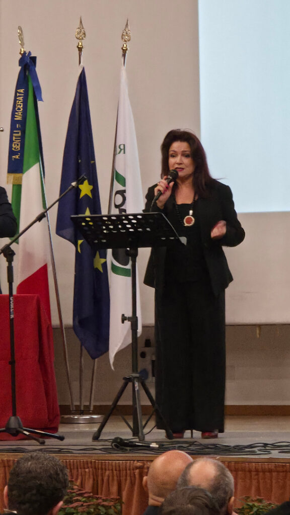 La rettrice del Convitto Leopardi Alessandra Gattari 