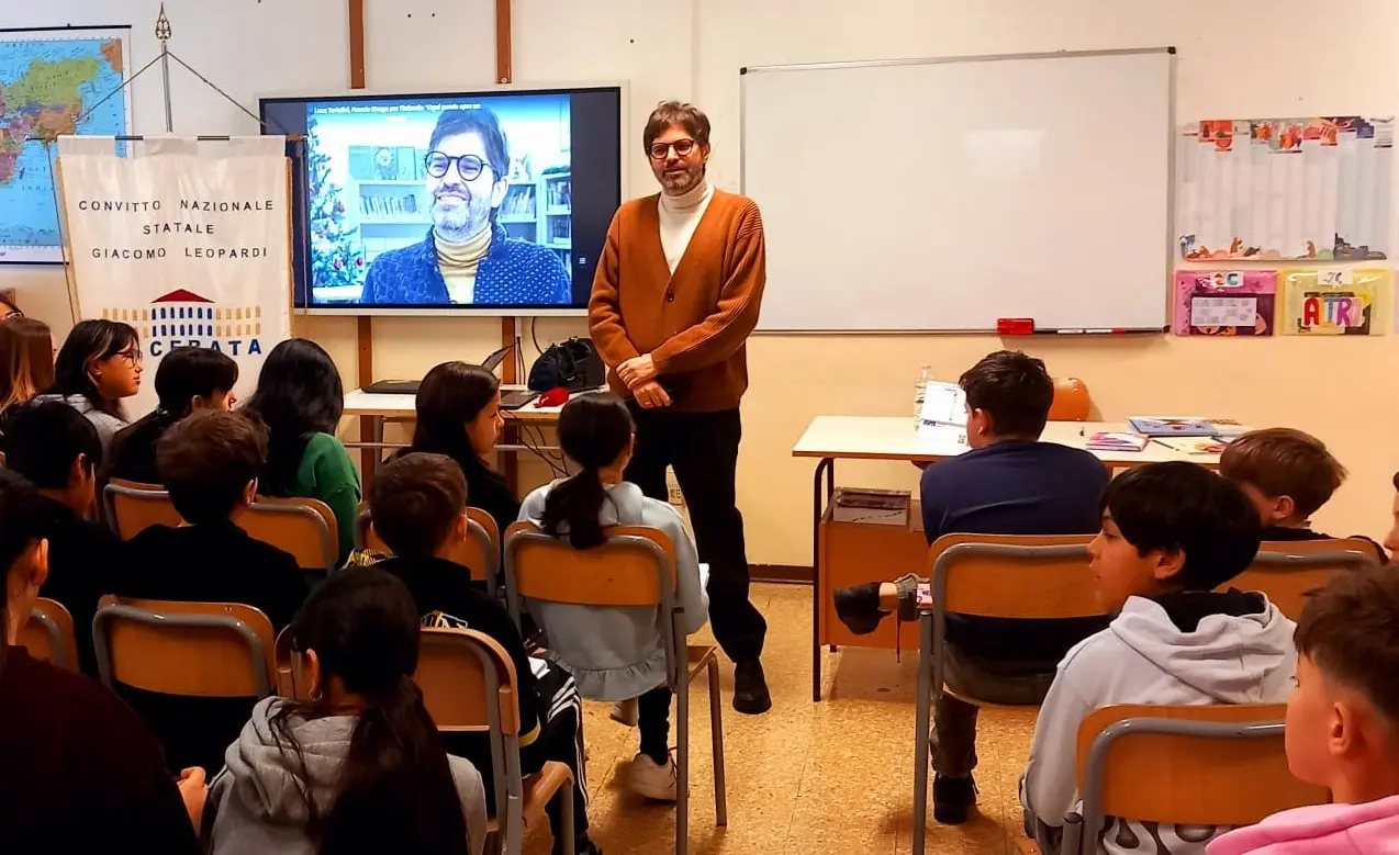 Un astuccio colmo di desideri: il regalo del Convitto per Luca Tortolini