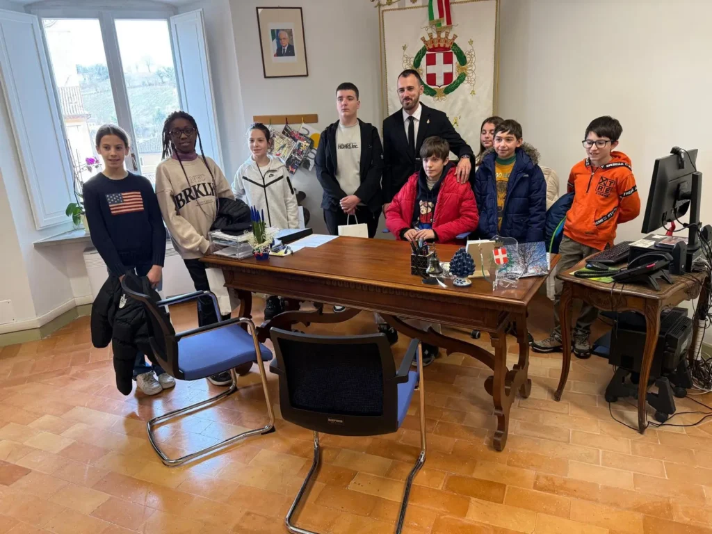 Consiglio Comunale dei ragazzi in visita al Comune di Matelica insieme al sindaco Denis Cingolani
