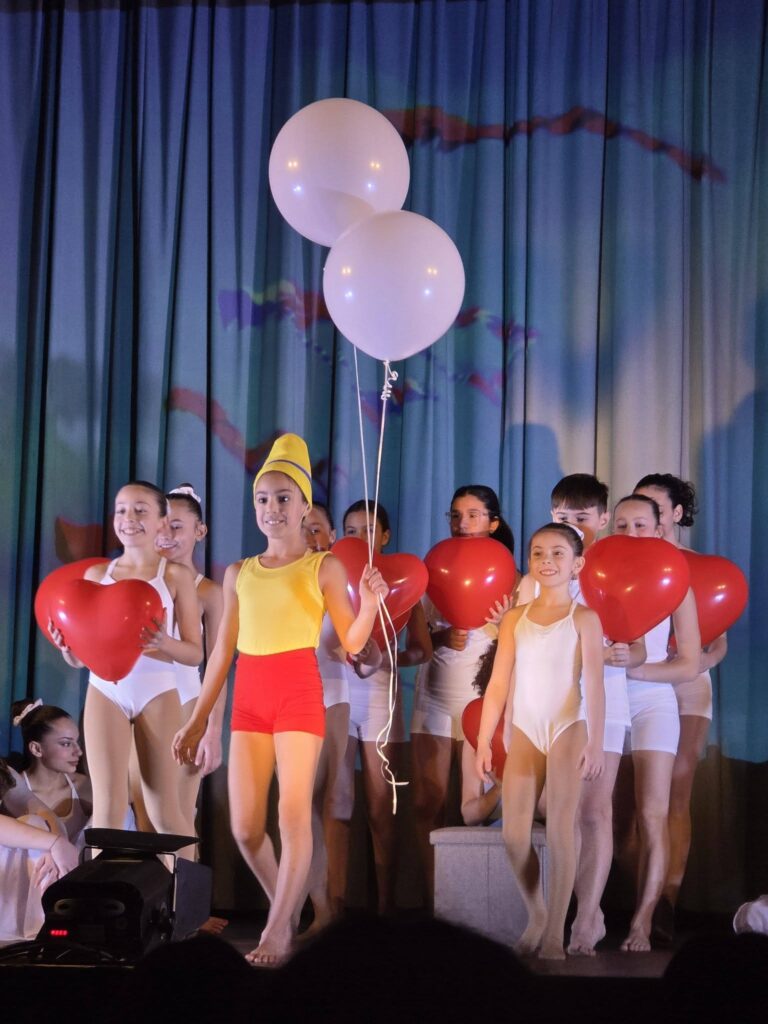 Un momento dello spettacolo "Burattino di legno, anima di vento"