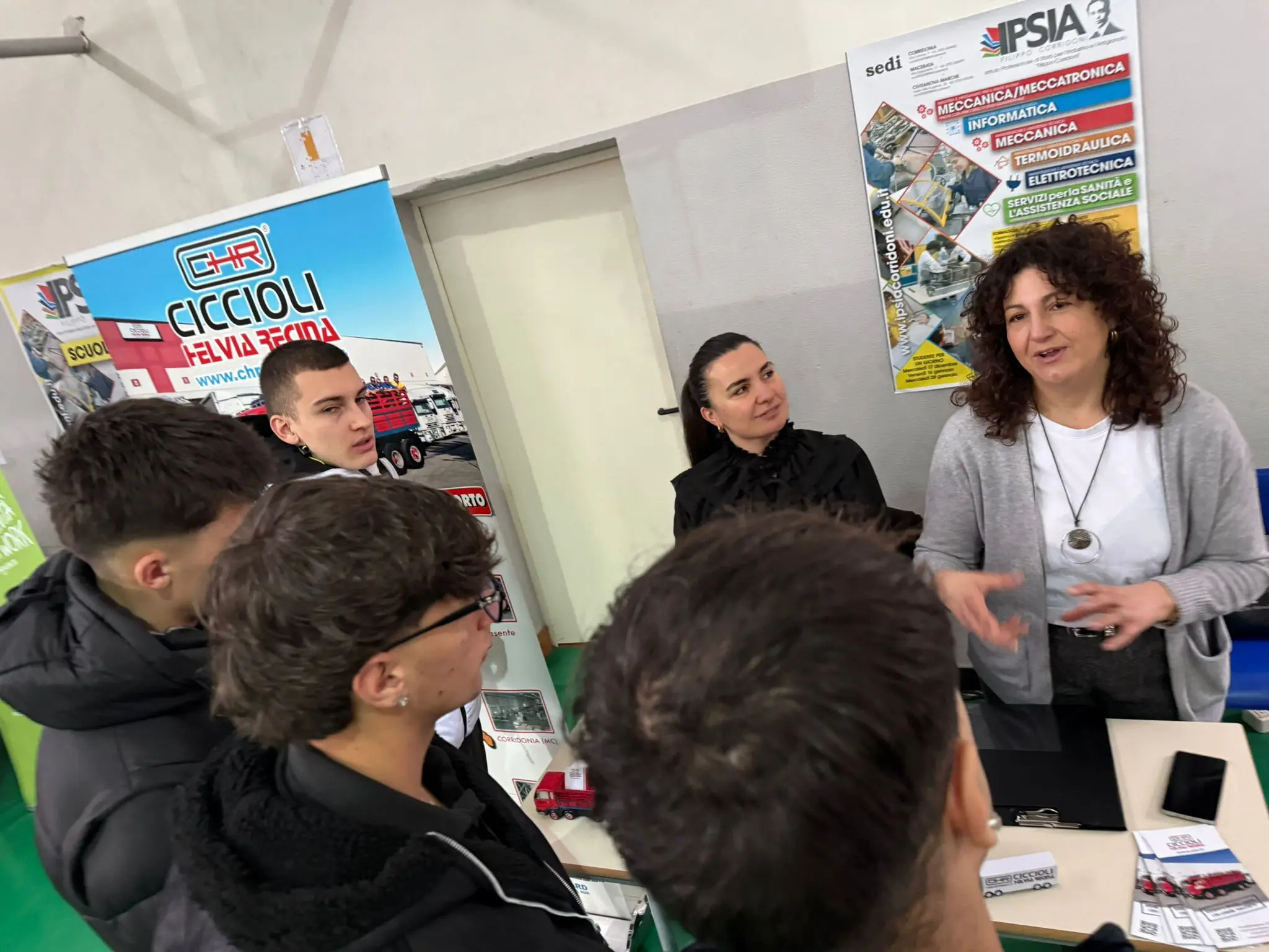 Career Day all’Ipsia, ragazze e ragazzi scelgono il futuro