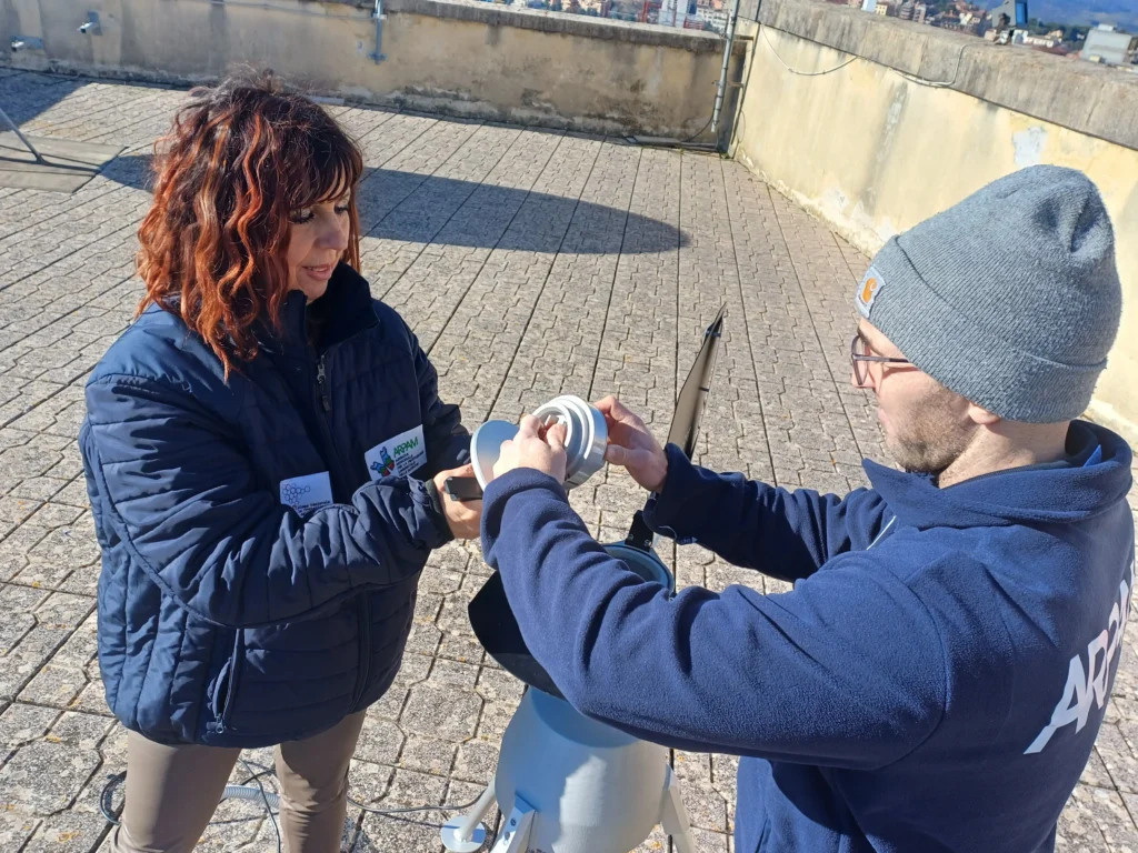 L'installazione della centralina per i pollini