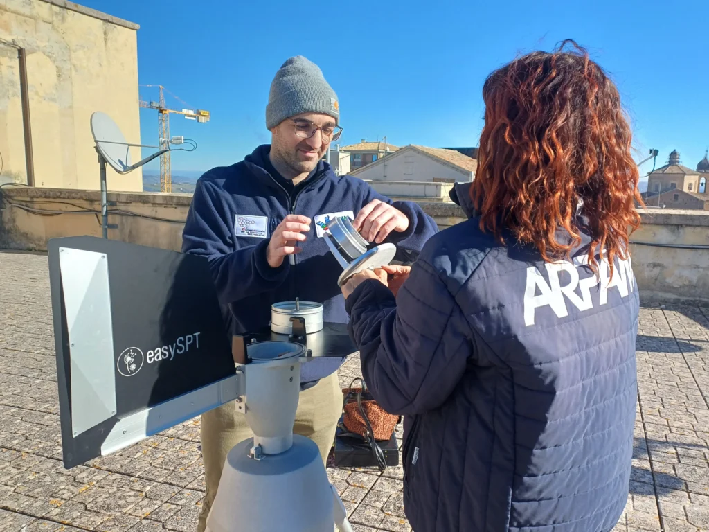 L'installazione della centralina per i pollini
