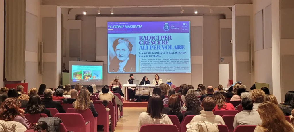 Il convegno sul metodo Montessori nell'auditorium della biblioteca Mozzi Borgetti