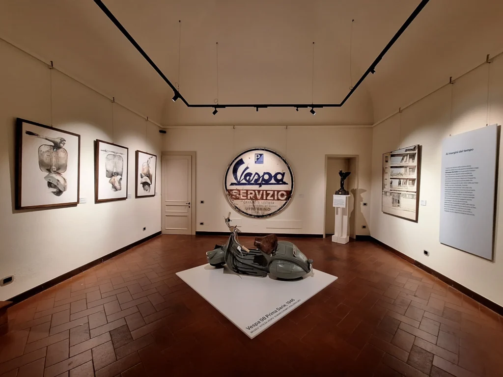 Una Vespa esposta a Palazzo Ricci