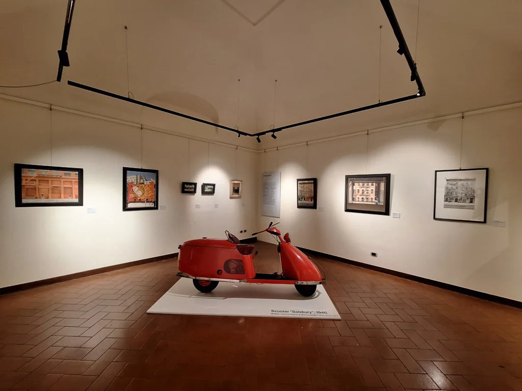 Una Vespa esposta a Palazzo Ricci