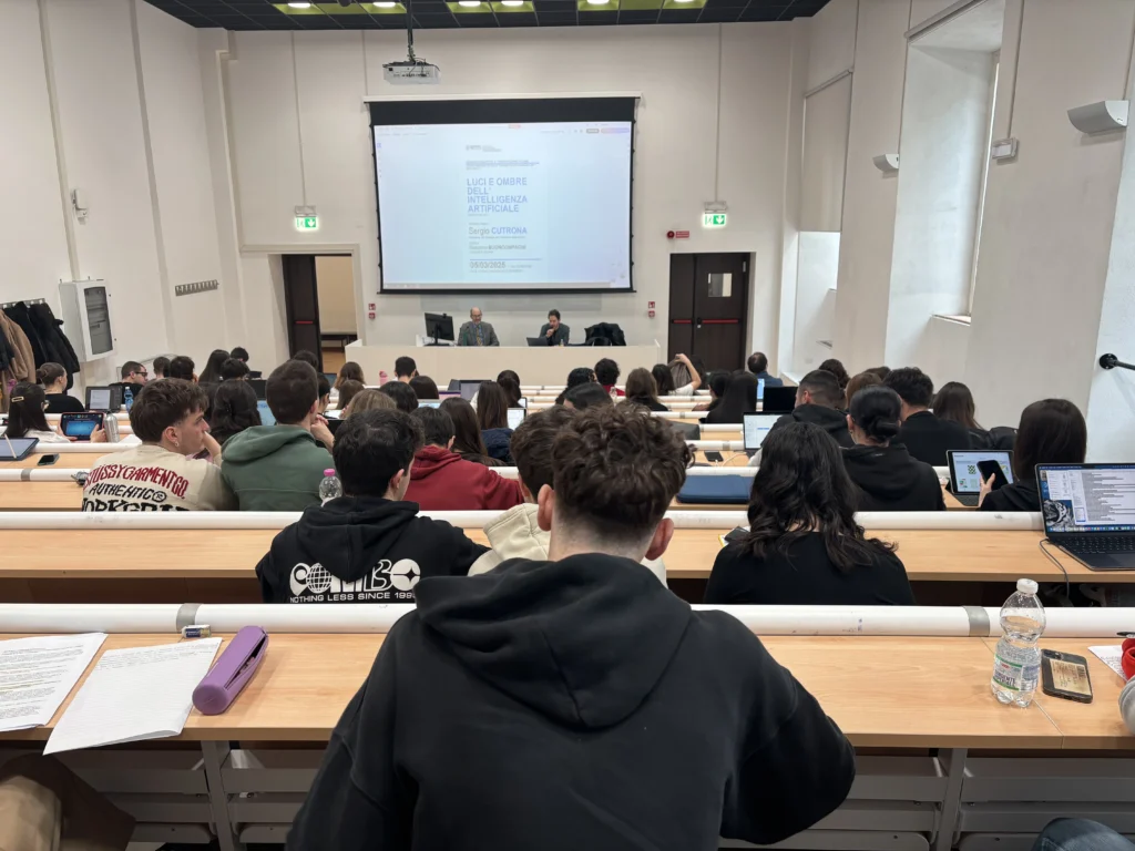 Sergio Cutrona e Giacmo Buoncompagni all'interno del seminario sull'Intelligenza artificiale Med(Ia) e società 