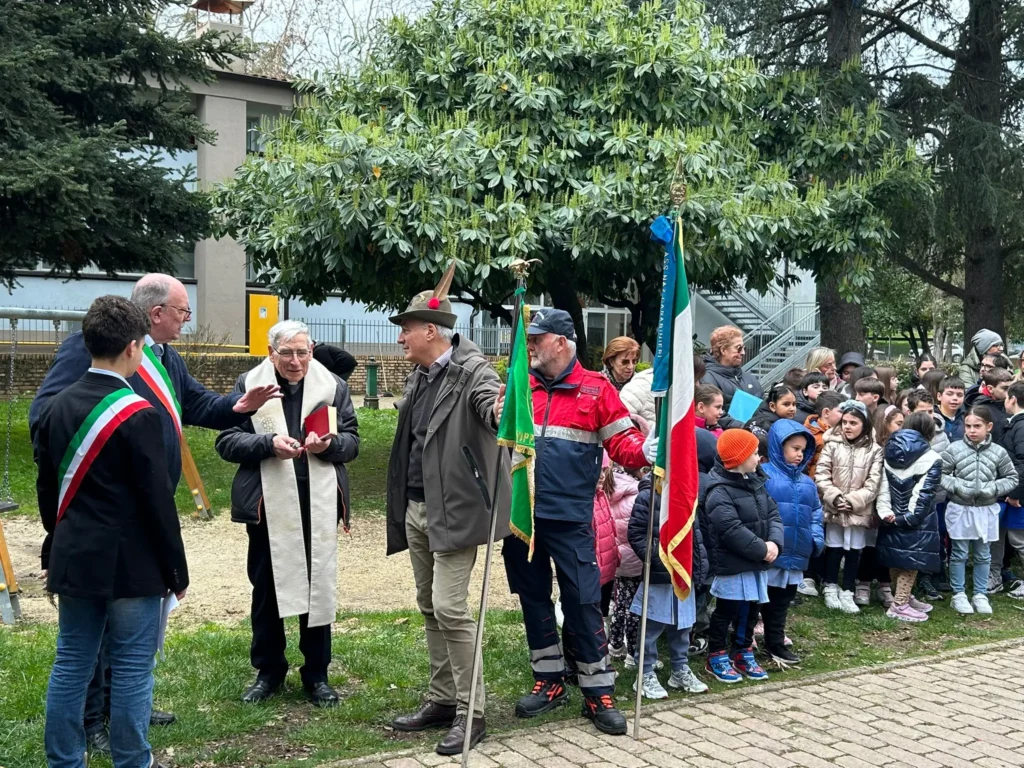 L'inaugurazione di giardini e targa dedicata a Carlotta Parisani