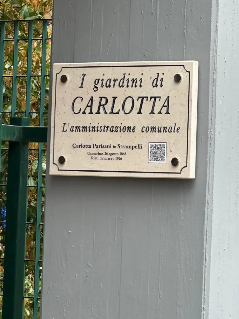 La targa dedicata a Carlotta Parisani
