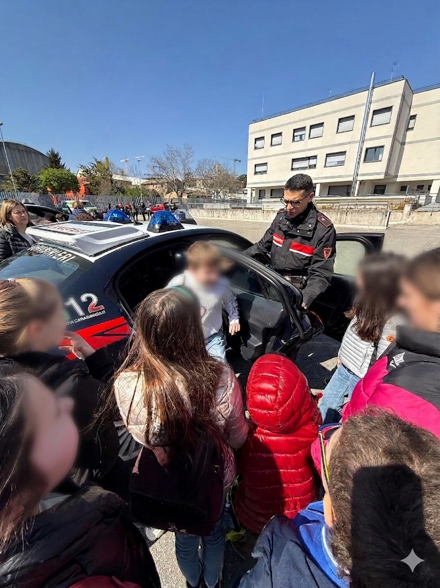Dalla scena del crimine alla ricerca di persona, open day alla caserma dei carabinieri