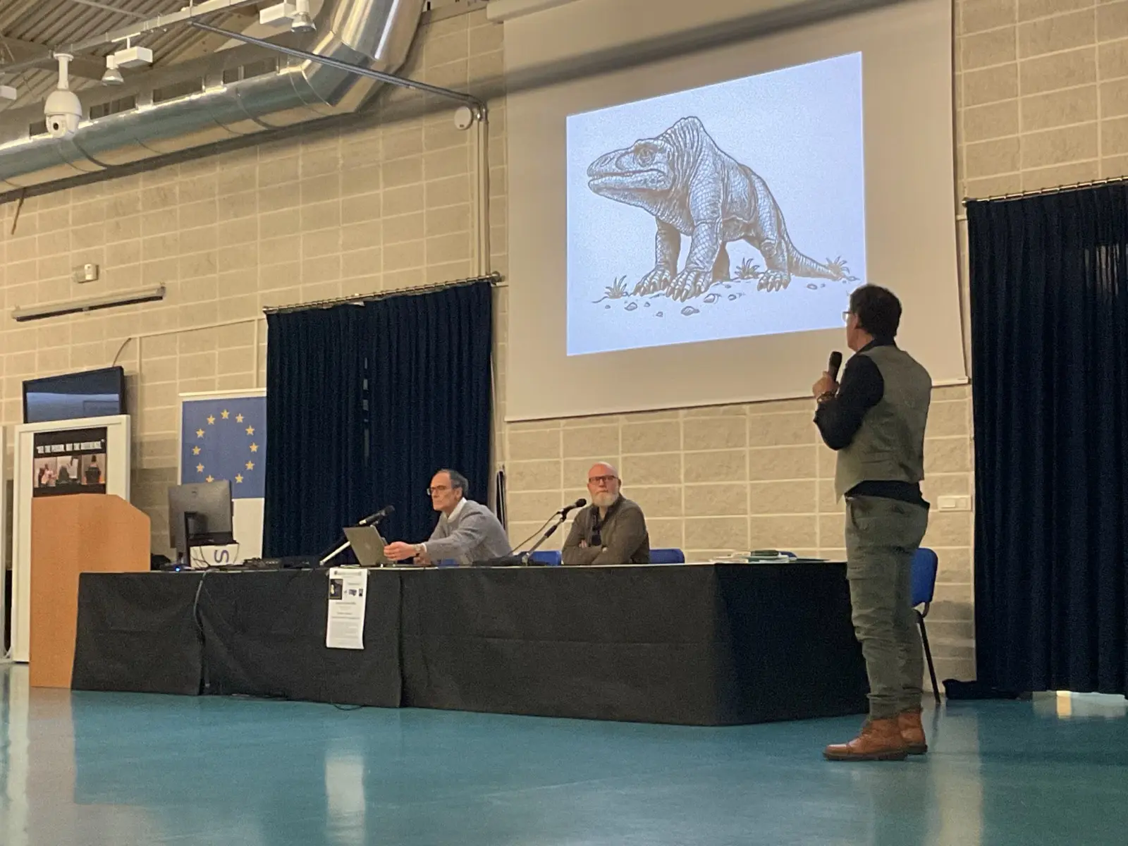 Darwin e i dinosauri: le “lucertole terribili” spiegate da quattro investigatori scientifici