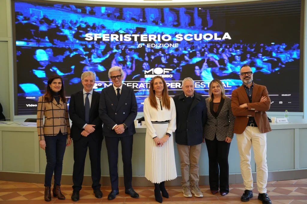 Da sinistra la sovrintendente Lucia Chiatti,tendente Associazione Arena SferisterioGiuseppe Rivetti Vicepresidente Sandro Parcaroli Sindaco e Presidente Katiuscia Cassetta Assessore alla Cultura e all'Istruzione Pierfrancesco Castiglioni Consigliere Comunale Oriana Piccioni, assessore al Bilancio Marco Vinco, Direttore Artistico