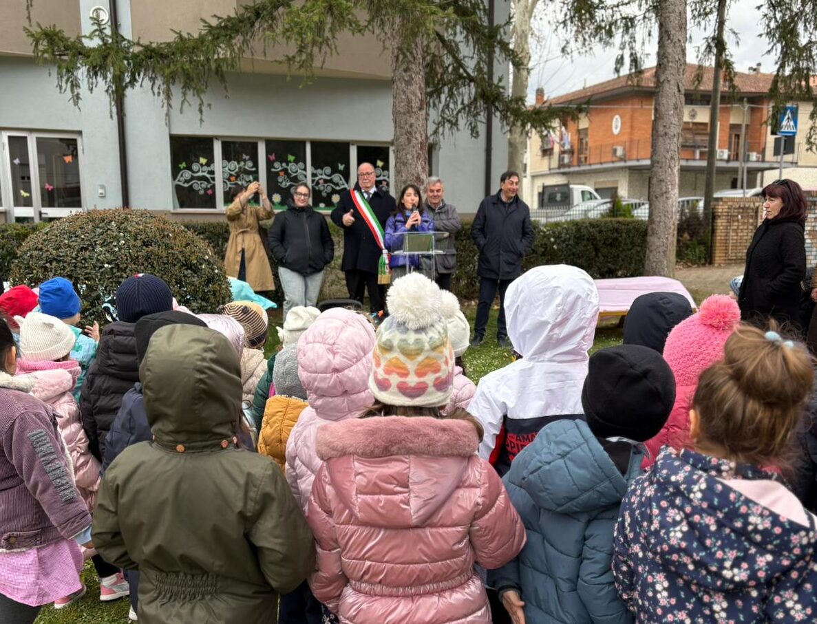 Castelraimondo festeggia la gentilezza con bimbi e bimbe under 4