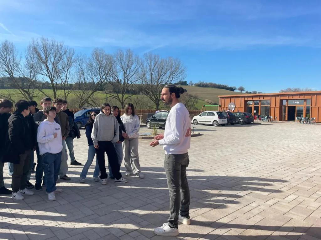 Studenti del Galilei al microbiscottificio Frolla