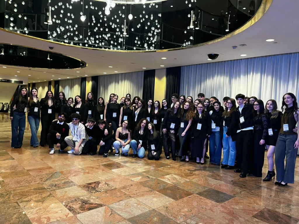 Liceali del classico linguistico Leopardi al Nhsmun