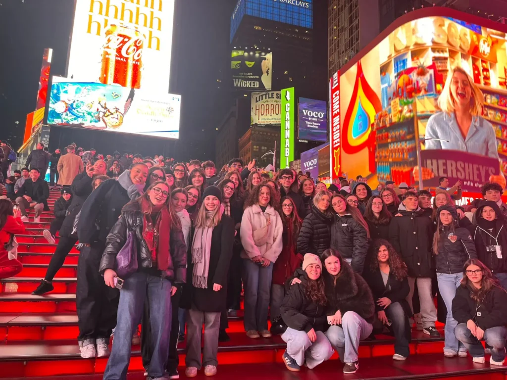 Liceali del classico linguistico Leopardi al Nhsmun