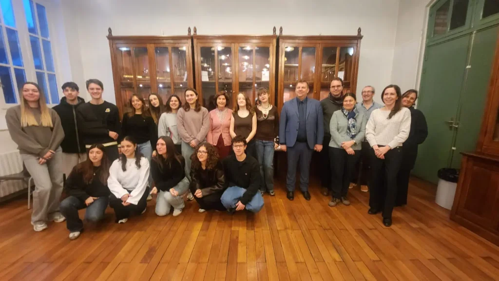 Accoglienza al Lycée Buffon, studenti, docenti e preside francesi con i nostri studenti