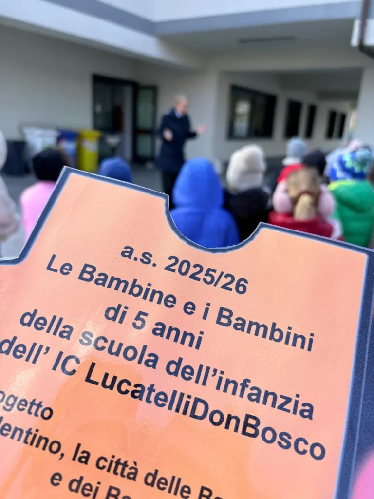 La visita nella caserma dei carabinieri