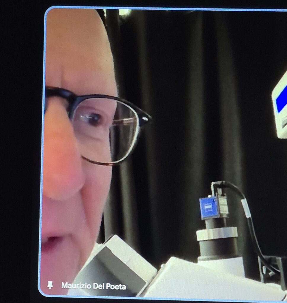 Maurizio Del Poeta in laboratorio