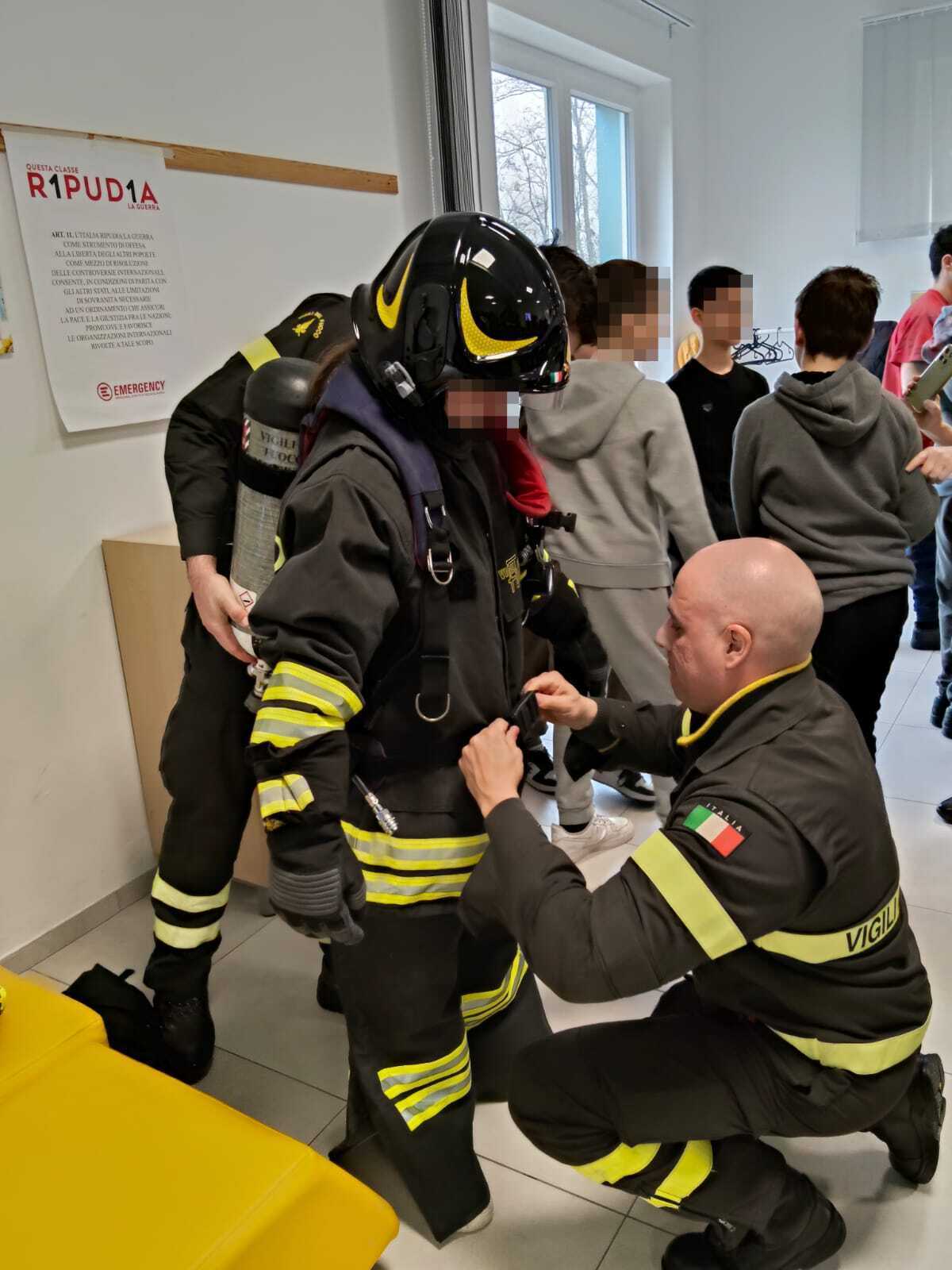 Sicurezza tra i banchi di scuola, cinque Protezioni civili fanno squadra