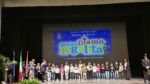 Alunni e alunne della scuola Lucatelli di Tolentino