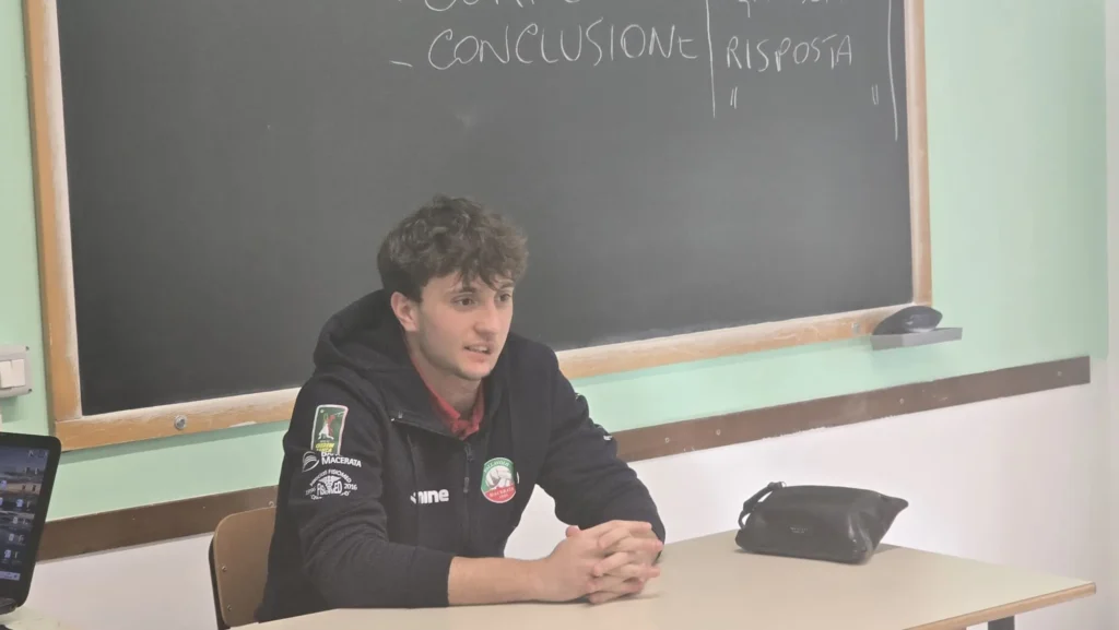 Alessandro Becchio nella scuola di Appignano