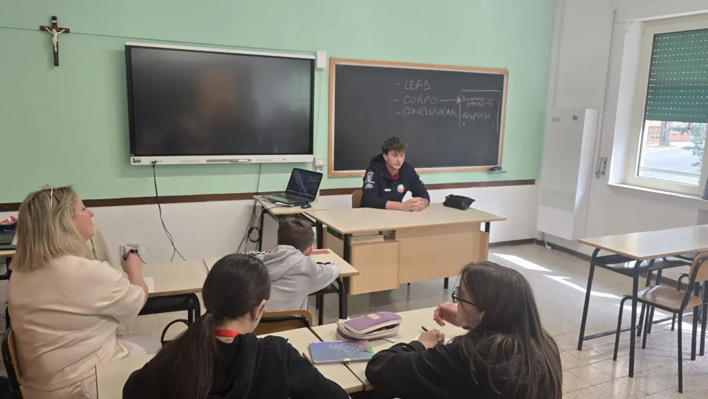 Alessandro Becchio nella scuola di Appignano