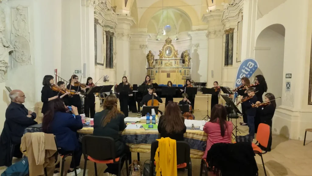 L'esibizione dell'ensemble di archi