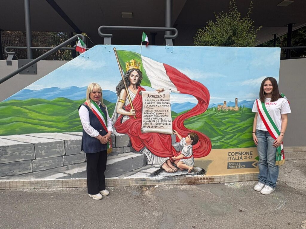Due sindache inaugurano il murales sulla Costituzione