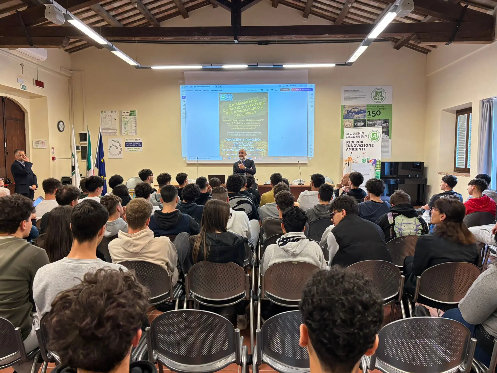 L’ambasciatore del clima Francesco Corvaro all’Agraria: «La natura si adatta al cambiamento, gli esseri umani no»
