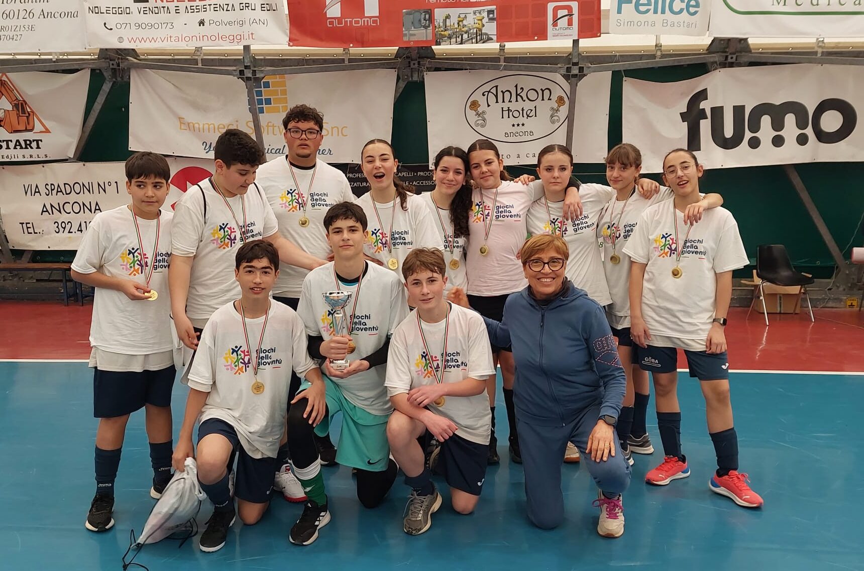 Calcio a 5, la squadra mista della scuola Cingolani sogna alle nazionali