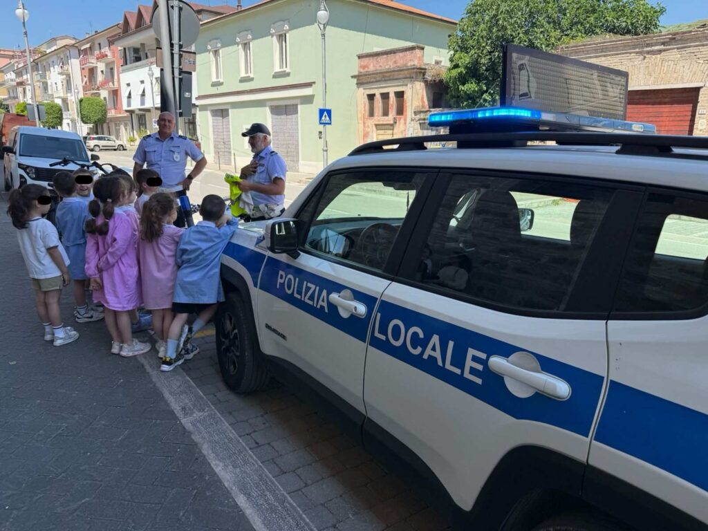Visita al comando della polizia locale