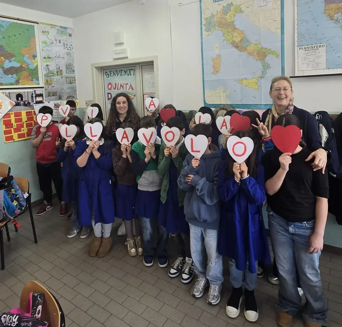 Giorgia Caforio in classe nella primaria Lucatelli di Tolentino