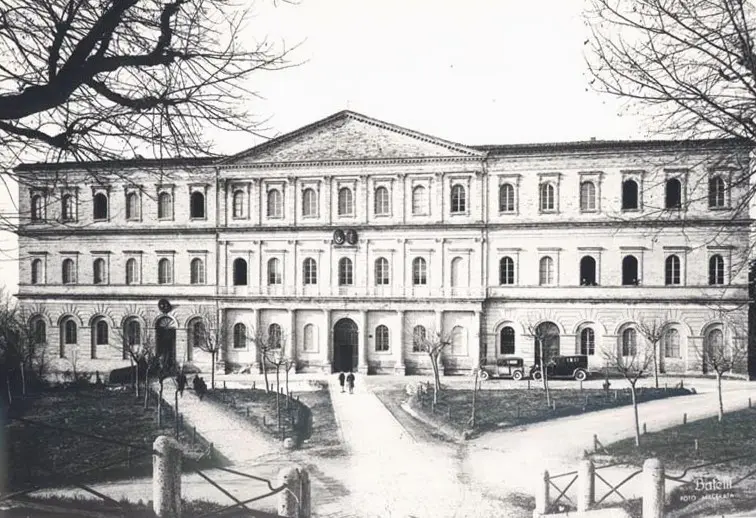 Foto Balelli del Convitto Leopardi negli anni '30 di cui la classe 2C ha identificato con precisione anche le persone ritratte