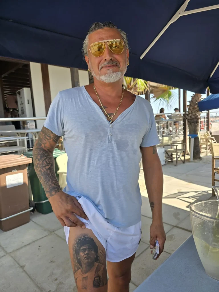 Gustavo stacchiotti ha un tatuaggio di Maradona sulla coscia