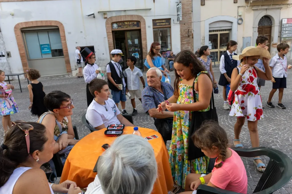 Magie tra la gente al Ginesio Fest