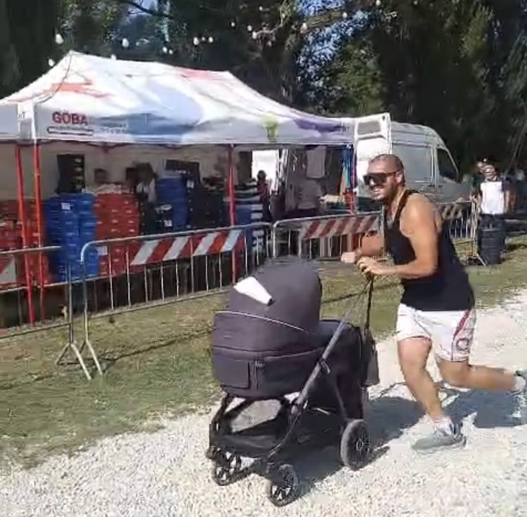 Adele Marconi spinta dal papà alla Corsa dei 4 ponti
