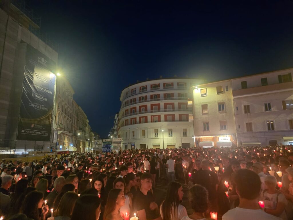 La fiaccolata a Macerata