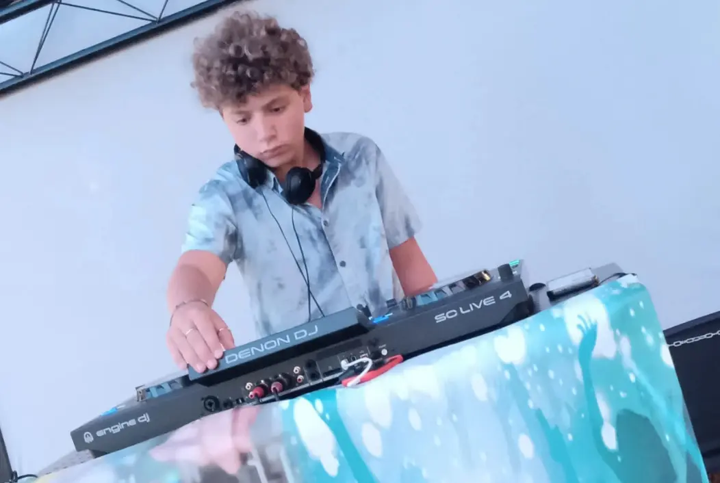 Dj Gabryland, a 13 anni padrone della console: «Quando la gente balla sono felice»
