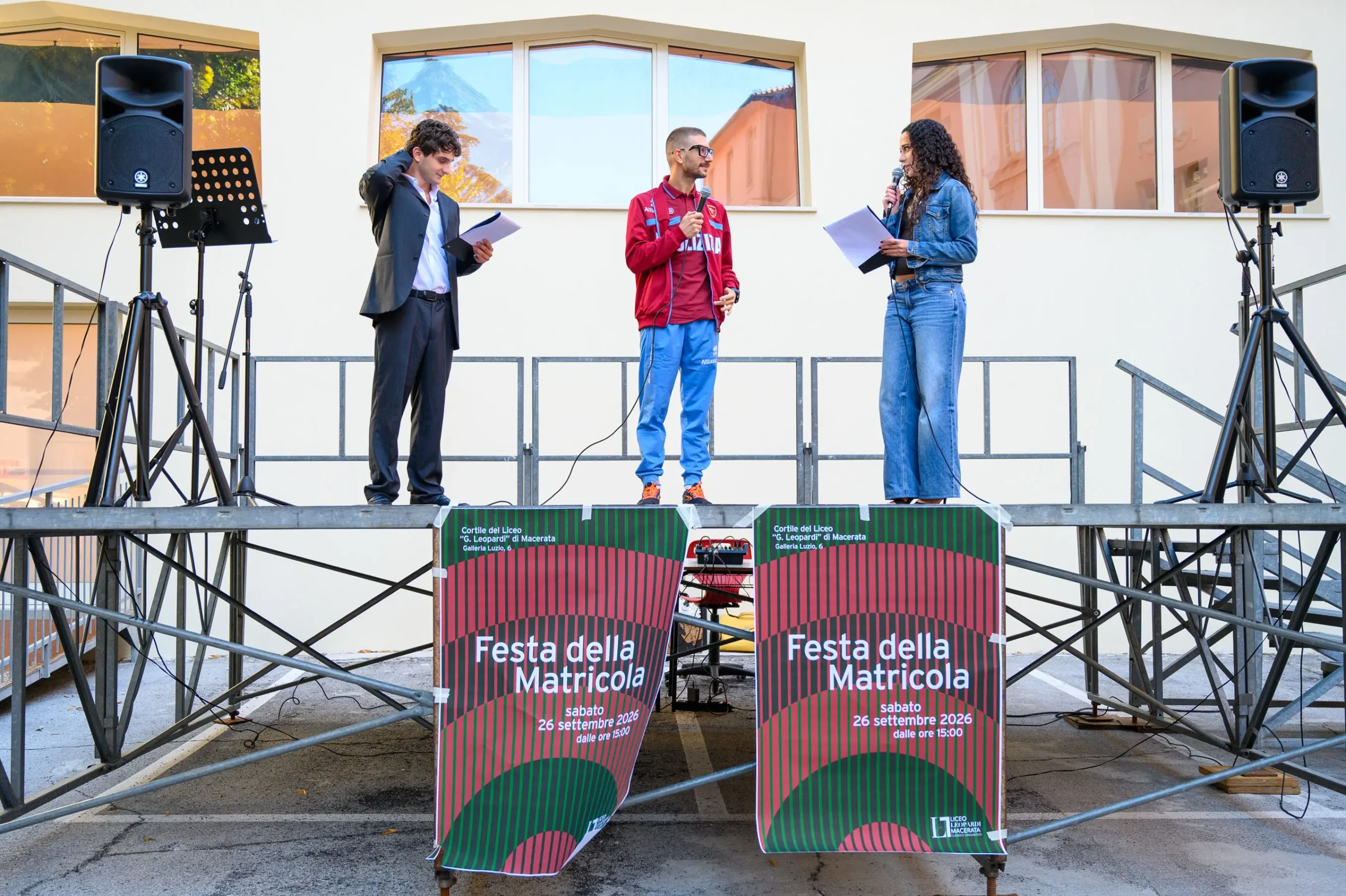 Spillette, musica e grandi sogni: festa della matricola al Liceo Leopardi