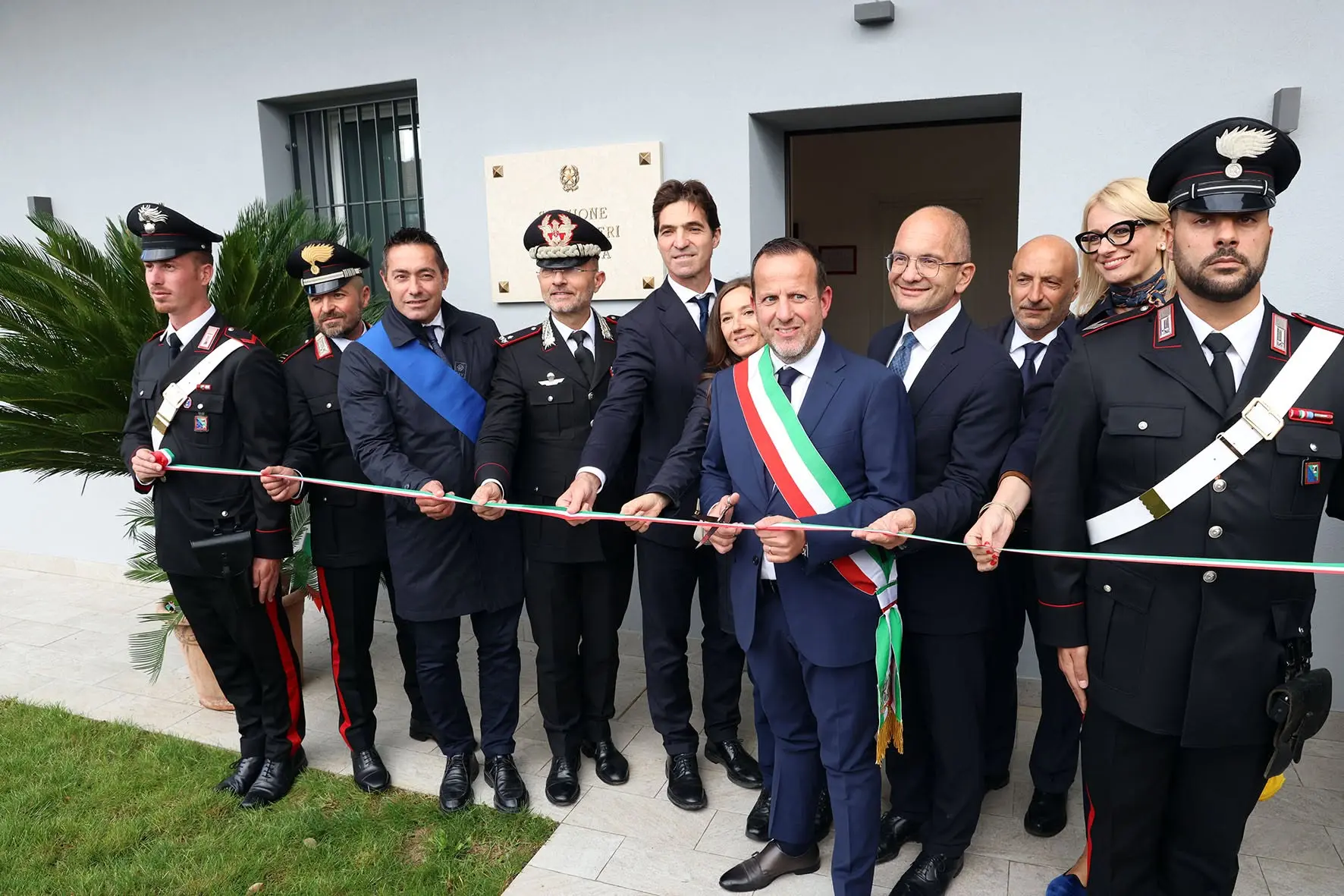 Nuova stazione, Pollenza festeggia con i carabinieri: «Siete parte della comunità»