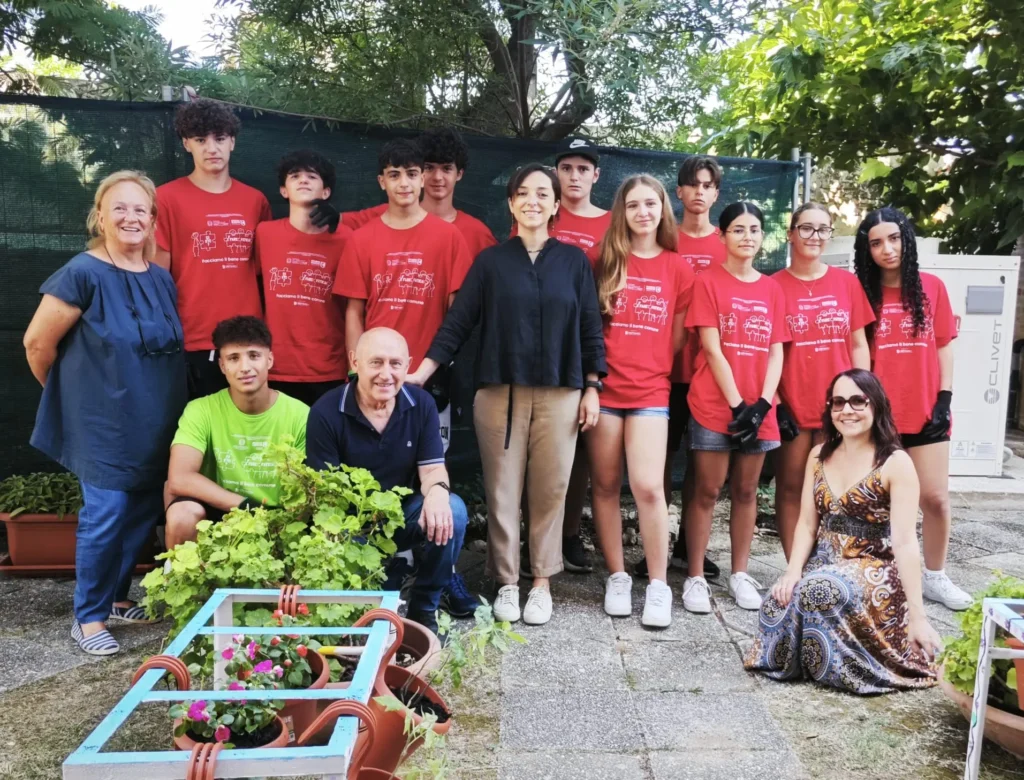 Foto di gruppo al termine dell'attività T-Rigenera