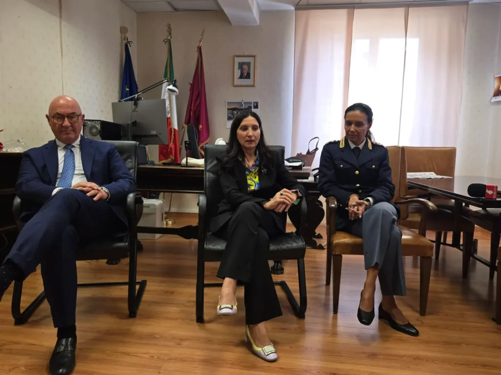 Da sinistra il vicario Marcello Pedrotti, la nuova questore Barbara Strappato e la vice questore Nicoletta Pascucci