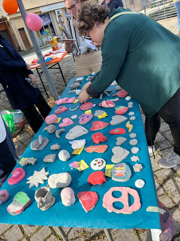 Il murales sulla rampa dle parcheggio a Tolentino